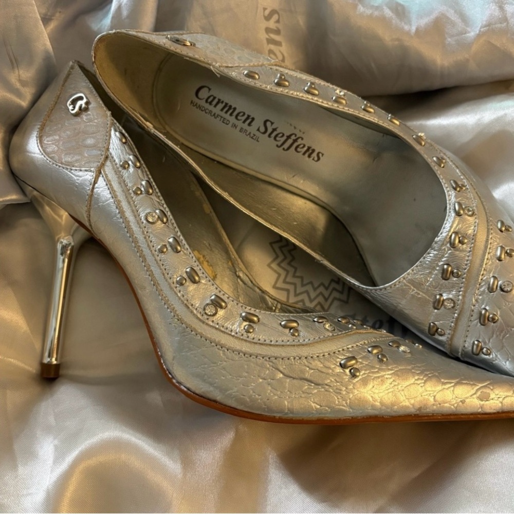 Carmen Steffens New
vintage pumps